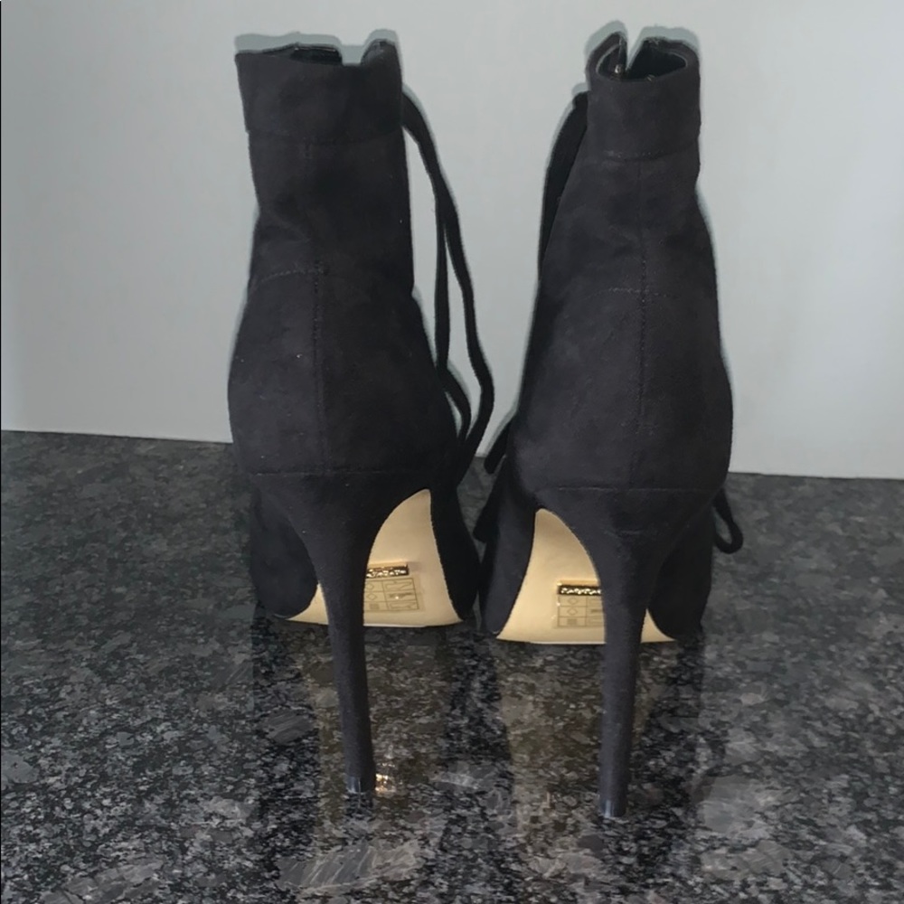 Heels - Picture 2 of 2